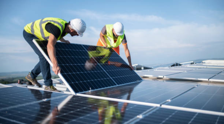 Best Commercial Solar Panels for Businesses in 2025