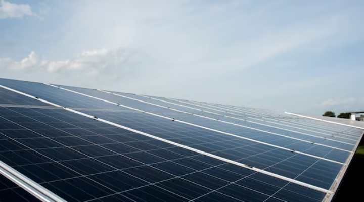 Best Commercial Solar Panels for Businesses in 2025